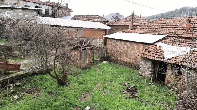 Bergama Karalar Köyünde Oturmaya Hazır Bahçeli 2+1 Müstakil Ev 3