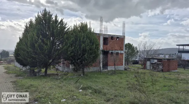 Gülbahçe'de Müstakil Bahçeli Natamam Mükemmel Konumda Villa 3