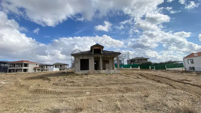 Haymana Yoluna Cephe 2+1 Evli Natamam Satılık Bahçe 4
