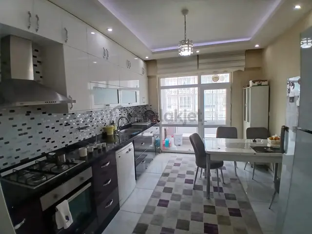 Akçay Emlak'tan Akşehir Gazi Mahallesinde Yerden Isıtma Asansörlü Satılık 3+1 Daire 5