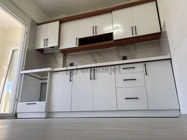 Akçay Artı Emlak'tan İkizçay'da 3+1 Masrafsız Ara Kat Daire