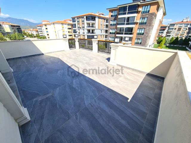 Akçay Artı Emlak'tan Cennetayağı'nda Satılık 6+2 Lüks Villa 4