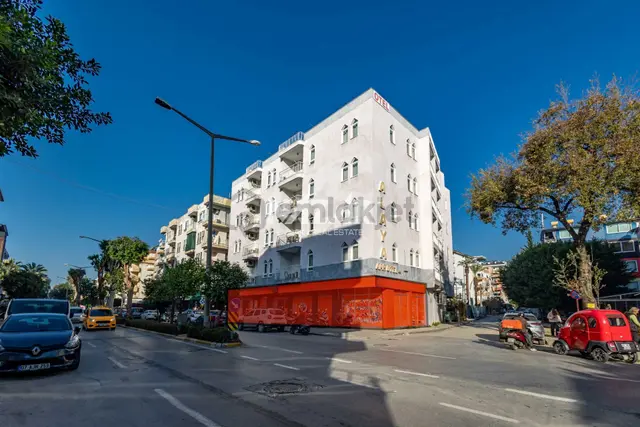 Alanya Merkez Güllerpınarı’nda 180 M² Satılık İşyeri / Dükkan 3