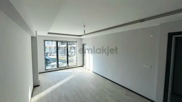 Acil! Çocuk Parkına Cephe Yerden Isıtma Sıfır 3+1 Daire 3