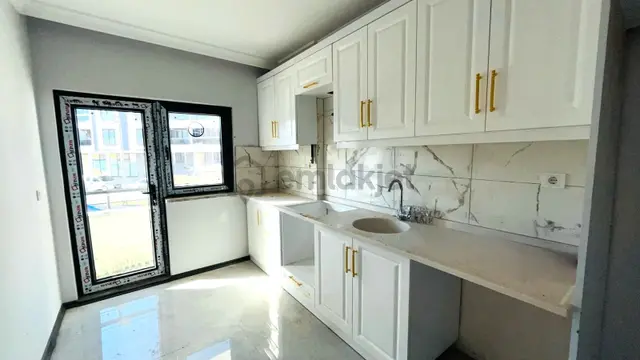 Acil! Çocuk Parkına Cephe Yerden Isıtma Sıfır 3+1 Daire 4
