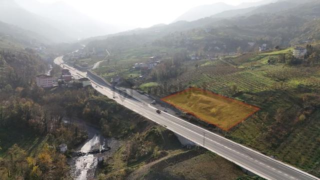 Abdi Bostan Gayrimenkul'den Akçaabat Şinik Mah. Kiralık Arazi​ 4