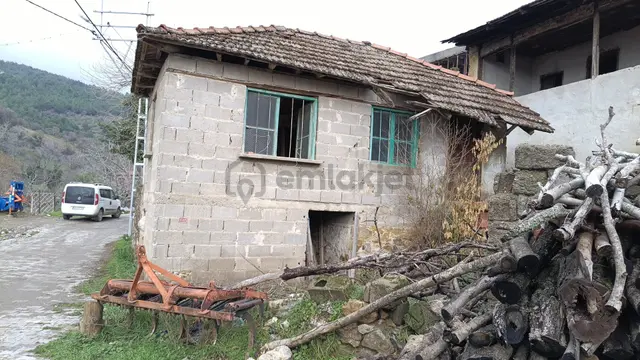 Bergama Karalar Köyünde 2 Haneli Müstakil Ev 3