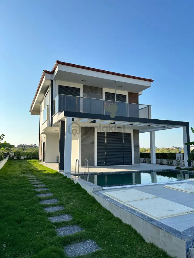 Kuşadası Güzelçamlıda Denize Yakın Müstakil Villa 2