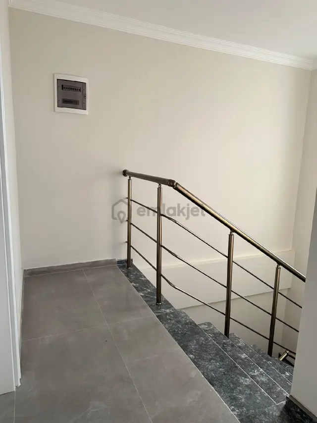 Kuşadası Güzelçamlıda Denize Yakın Müstakil Villa 5
