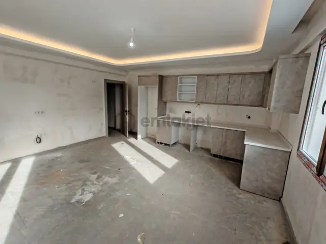 Stop’tan Çalıca Asansörlü 2+1 Daire 4