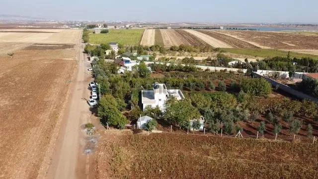 Hakev'den Adıyaman-urfa Yoluna Yakın Satılık Bağ Evi 2