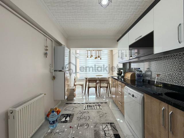 Taşcılar'dan Hicret Cami Yanı İçi Full Yapılı Güney Cephe 1.kat 3+1 Fırsat 5