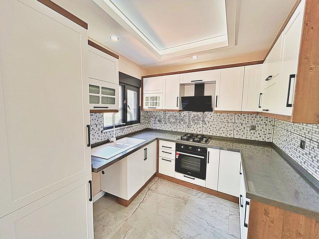 🌀gültaş Emlaktan Akçayda Satılık 4+1 Otoparklı Geniş Bahçeli Verandalı Villa 5