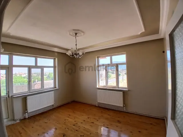 Akçay Emlak'tan Akşehir Tipi Mahallesinde Müstakil Tadında Doğalgazlı Kiralık 3+1 Daire 5