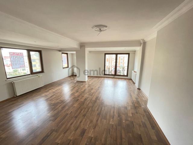 Esinti'den İnönü Mah.de Değerli Konumlu Binada 4+2 Satılık Daire 3