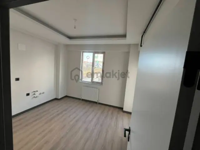 Çorum Cengiz Yapı-ismail Kakaç Okulu Civarı Yüksek Giriş 2+1 Daire 3