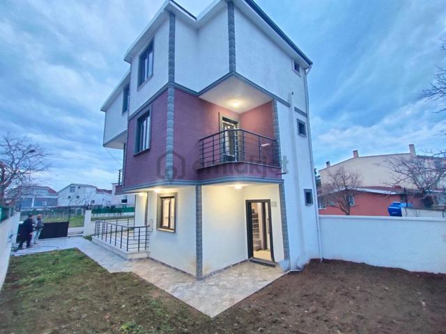 Tekirdağ Yeniçiftlik De Anayol Üzeri Büyük Ve Kullanışlı Villa 3