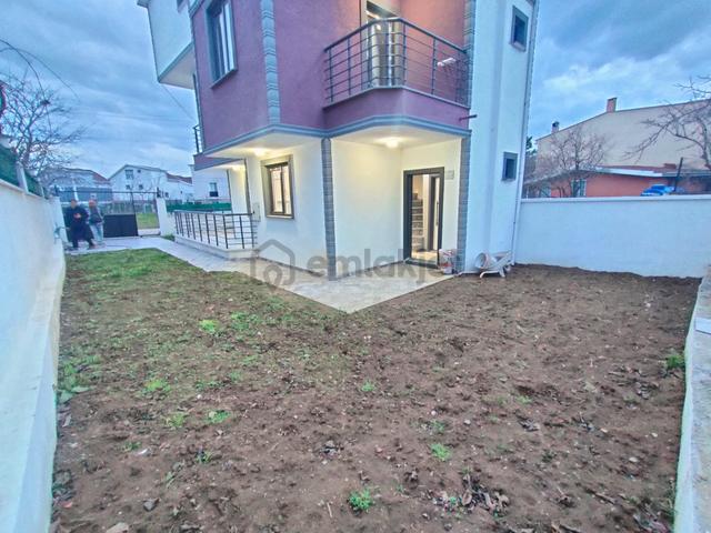 Tekirdağ Yeniçiftlik De Anayol Üzeri Büyük Ve Kullanışlı Villa 4