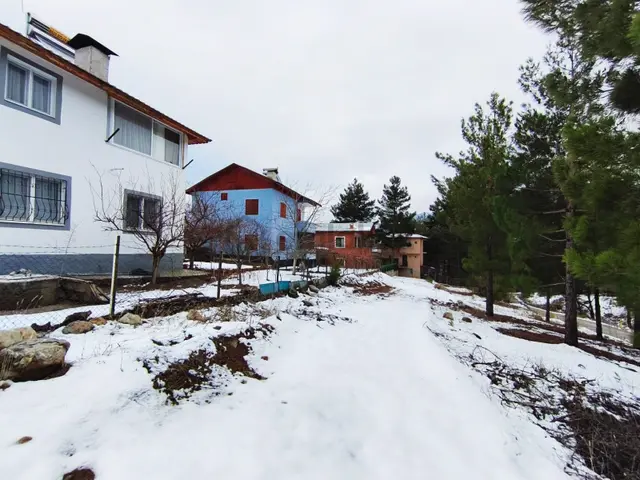 Kar Emlaktan Yenikonacık Öğretmenler Sitesi Yanı 400 M2 Satılık Arsa 1