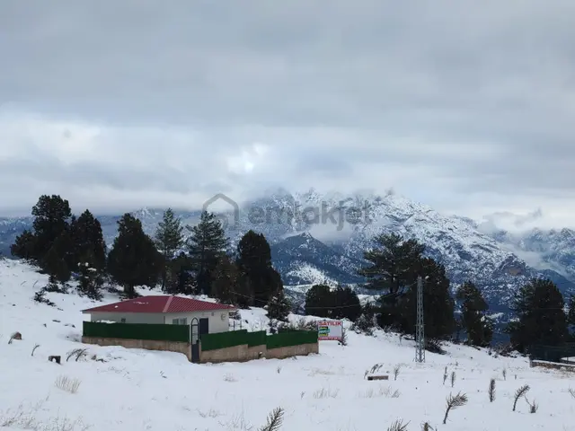 Kar Emlaktan Yenikonacık Bozkırlı Mevkiinde 400 M2 Satılık Arsa 1