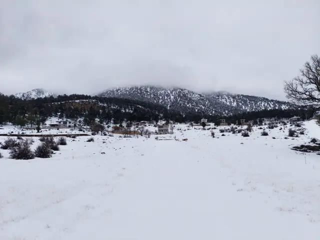 Kar Emlaktan Yenikonacık Bozkırlı Mevkiinde 400 M2 Satılık Arsa 4