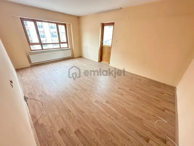 Şafak'tan İncirli'de Cadde Üzeri 3+1 Bağımsız Orta Kat Ön Cephe 3