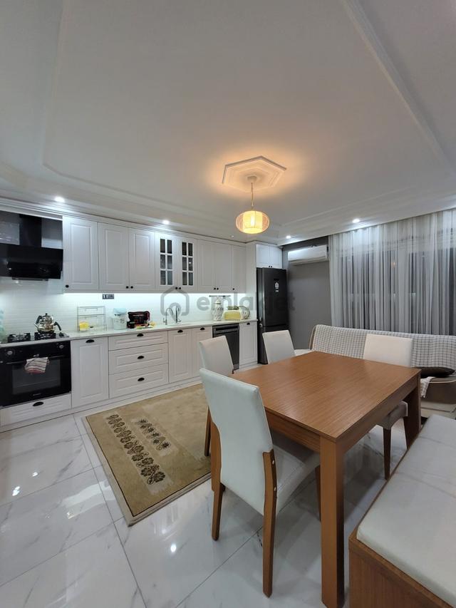 Cumhuriyet Mh. Kervanyolu Üzerinde Köşe 3+1 Satılık Geniş Daire 2