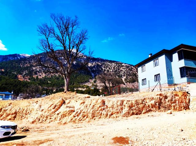 Kar Emlaktan Yenikonacık Bozkırlı Mevkiinde Uç 1 Dönüm Satılık Arsa 3
