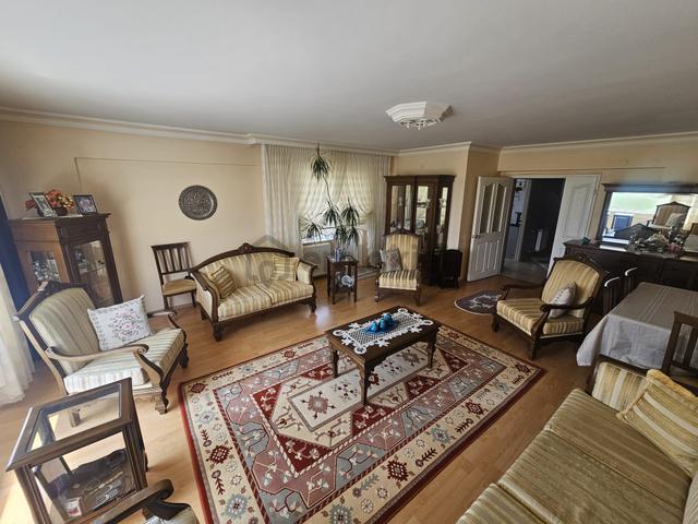 Şimşek Emlak'tan Dikmen Mürsel Uluç Mh. 290m2 6+1 Güney Doğu Batı Cepheli Dubleks 4