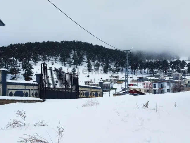 Kar Emlaktan Yenikonacık Bozkırlı Mevkiinde 450 M2 Satılık Arsa 2