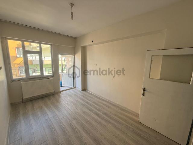 Makro Life Gayrimenkul'den Satılık Huzurevleri Kelebek Fırın Civarı 2+1 Fırsat Daire 1