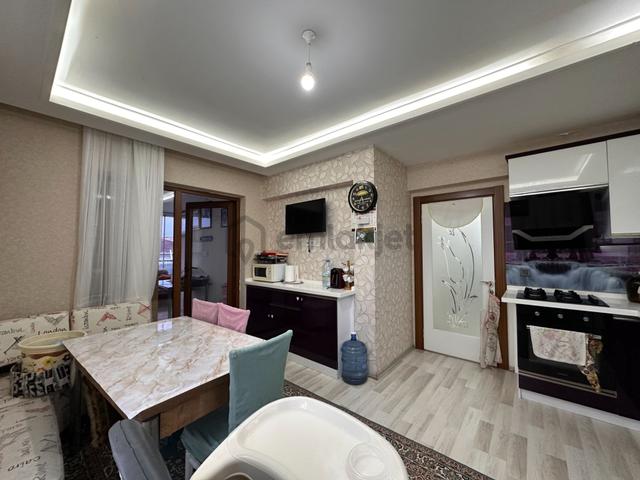 Nam-ak Emlak'tan Çift Banyolu Güney Cephe 4+1 Site Dairesi 4