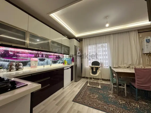 Nam-ak Emlak'tan Çift Banyolu Güney Cephe 4+1 Site Dairesi 1