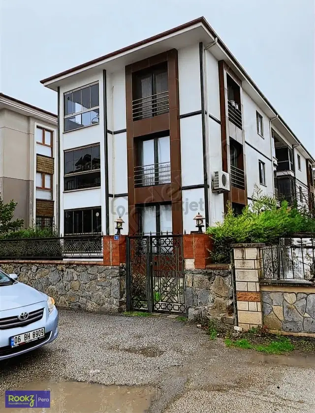 Serdivan Arabacıalanı Mh. Eşyalı Geniş 2+1 Satılık Daire Serdivan Arabacıalanı Mh. Eşyalı Geniş 2+1 Satılık Daire