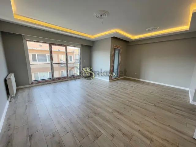 As Emlaktan 3+2 Sıfır İcadiyede Caddeye Yakın Teraslı Lüx Dublex 1