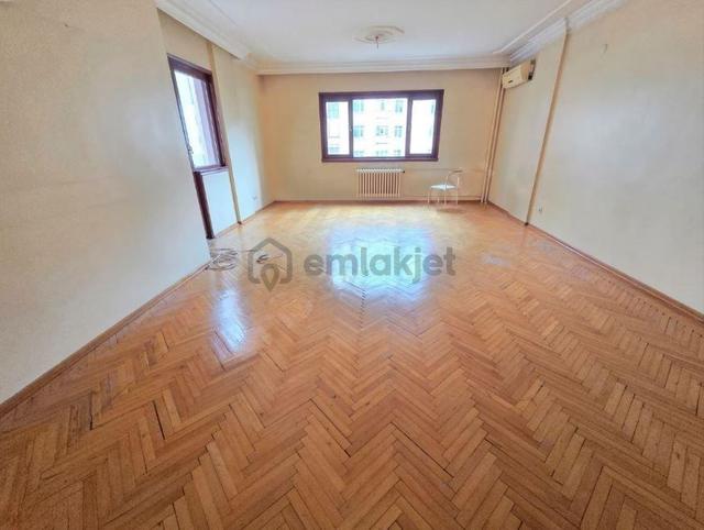 Bostancı Şenesenevler'de Yatırımlık 65 M2 Arsa Payı Olan 3+1 Daire Kadıköy İstanbul