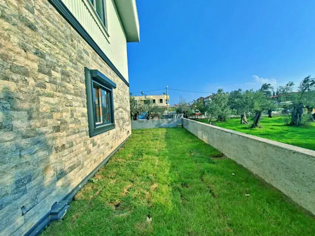Uytundan Zeytinlide Doğayla İç İçe Satılık Lüks Sıfır 3+1 Villa 3