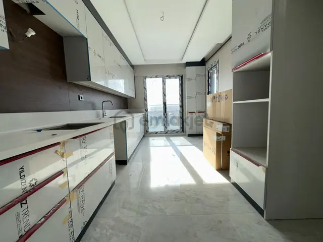 Turyap'tan 4+1 154 M2 G.odalı E.banyolu 6.kat K.otopark Ultralüx 1
