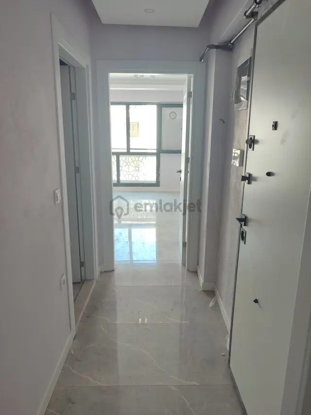Kemalpaşanın Merkezinde Satılık Daire 1+1 Yeni Sıfır Asansörlü 3