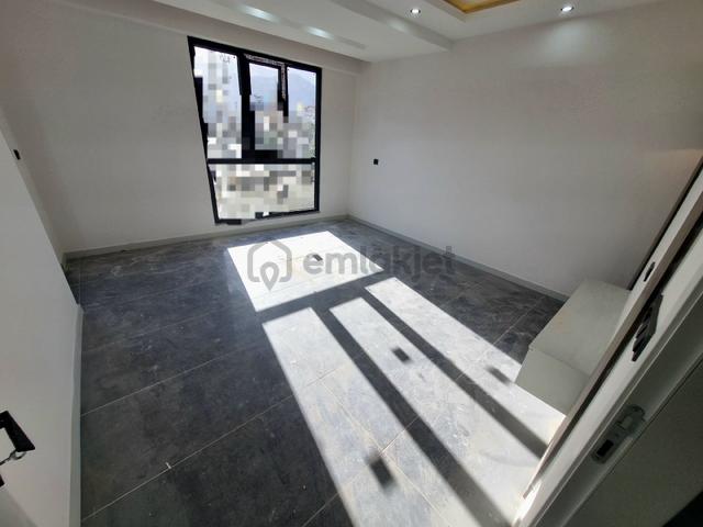 Karahasanlı'da Şehir Hastanesi Yakını 110m² 2+1 Asansörlü Arakat Satılık Daireler 4
