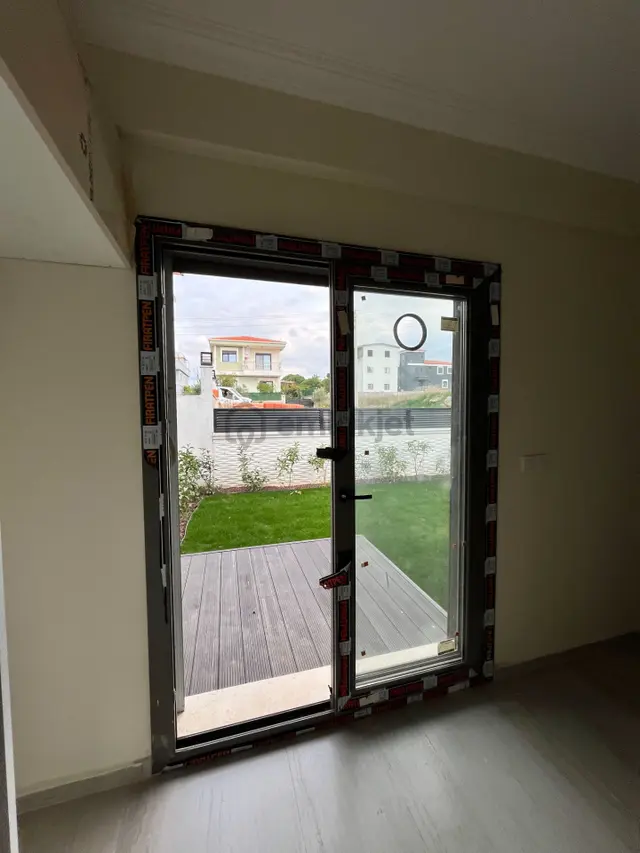 Veri'den Müstakil Bahçeli,doğalgazlı,konforlu Sıfır Villa! 3