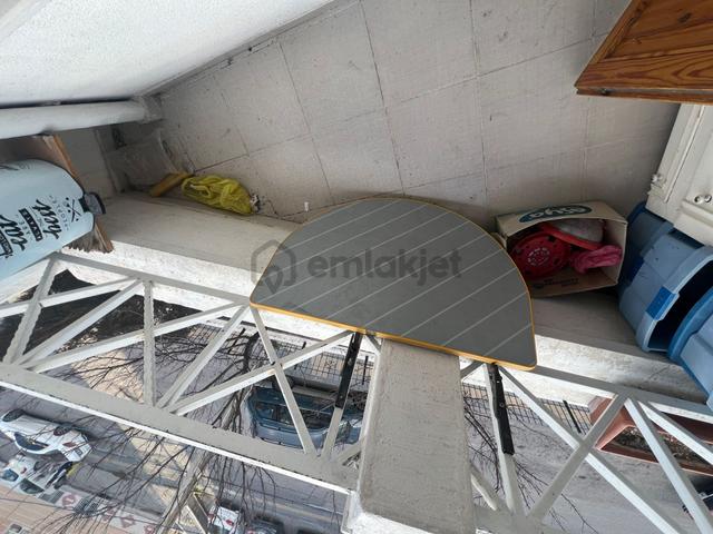 Kanuni Mahallesinde Yapılı Katta Asansörlü Çift Balkonlu 4