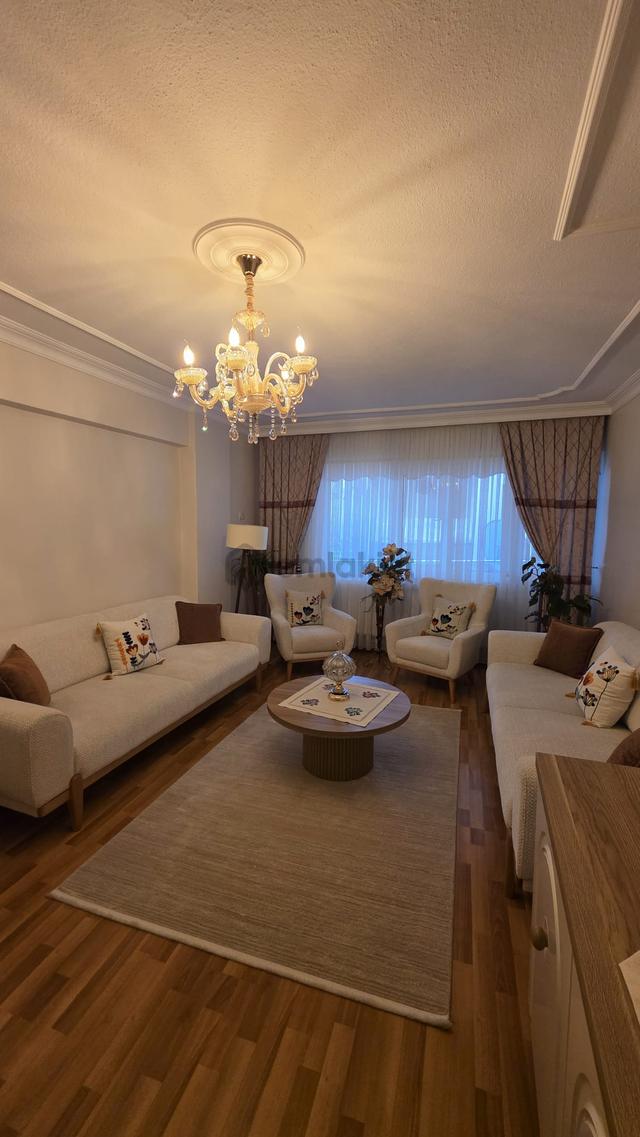 🏡yarhasanlar Mahallesi 🏡 ✅3+1 200m2 5 Katlının 1 Katı Arakat ❇️kapalı Mutfak Petek Kombili 5