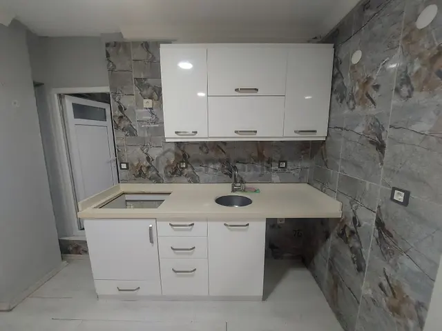 Merkezde Dr'lar Sitesinde 2+1 Yenilenmiş Ofis 4