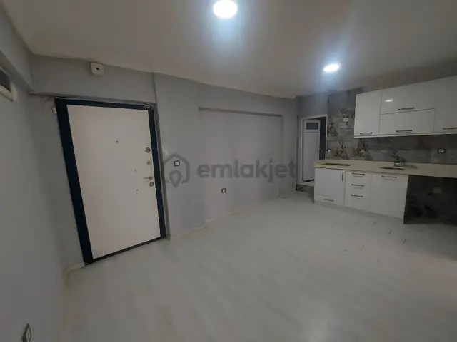 Merkezde Dr'lar Sitesinde 2+1 Yenilenmiş Ofis 3