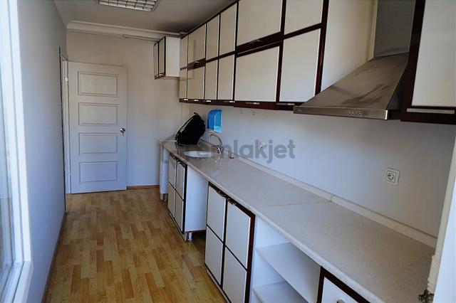 Esen'den İzmir Yoluna Cephe Yüksek Tabela Değerli Ofis & Büro 4
