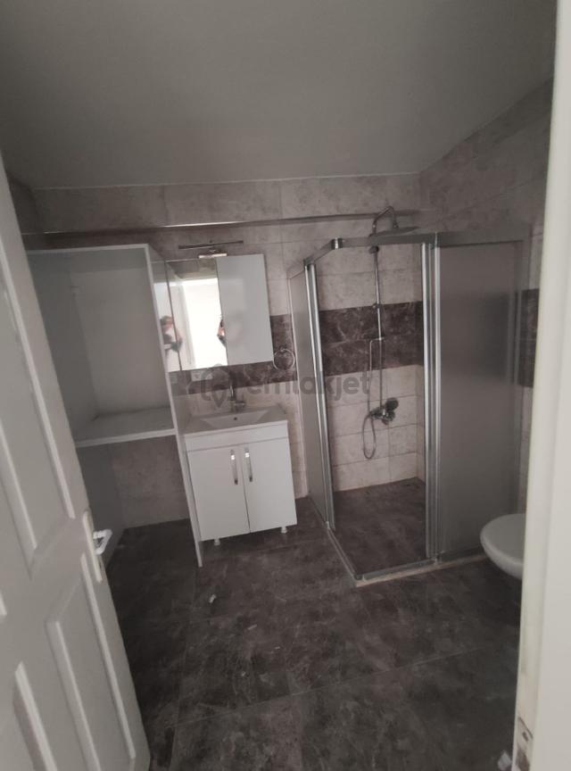 Kiralik Daire Yıldıztepe Mah.kanalyolu Mevkii 3+1 Doğalgazlı 140 M2 Asansörlü Ara Kat 4