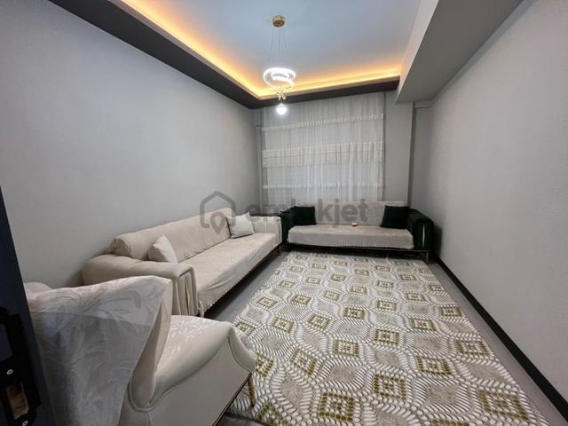 Ataparkta Merkezi Konumda Çift Balkonlu Sıfır Bina 5