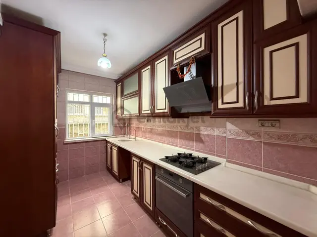 Kariyerden Tepebaşında Merkezde Yüksek Giriş 3+1 Daire 1