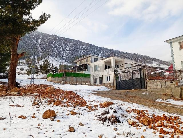 Kar Emlaktan Yenikonacık Bozkırlı Mevkiinde 400 M2 Satılık Arsa 2